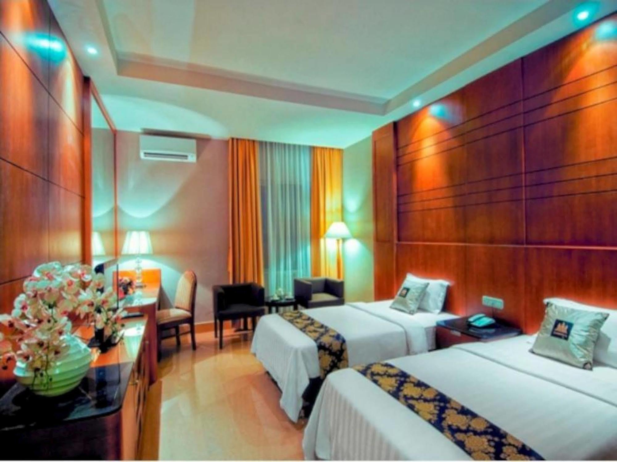 Grand Sakura Hotel Medan Exterior foto